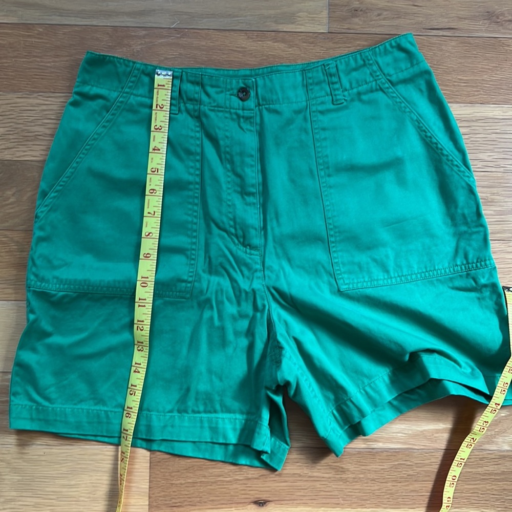 Shorts apple green color, Jones New York size 12 but likely for 10, high waisted - Picture 2 of 5